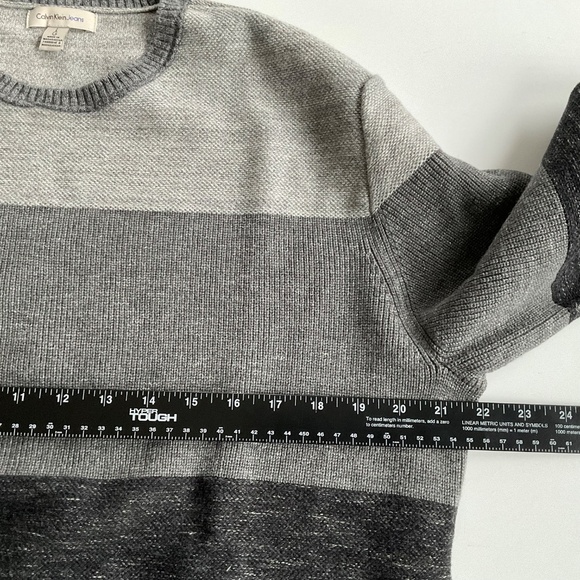 Calvin Klein Jeans Men's Colorblock Pullover Sz L Gray Crew Neck Knit Sweater - Picture 5 of 10